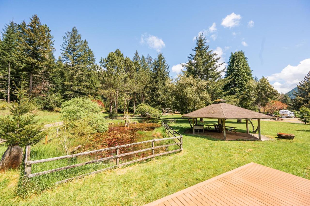 Redwood Meadows Rv Resort Crescent City Buitenkant foto